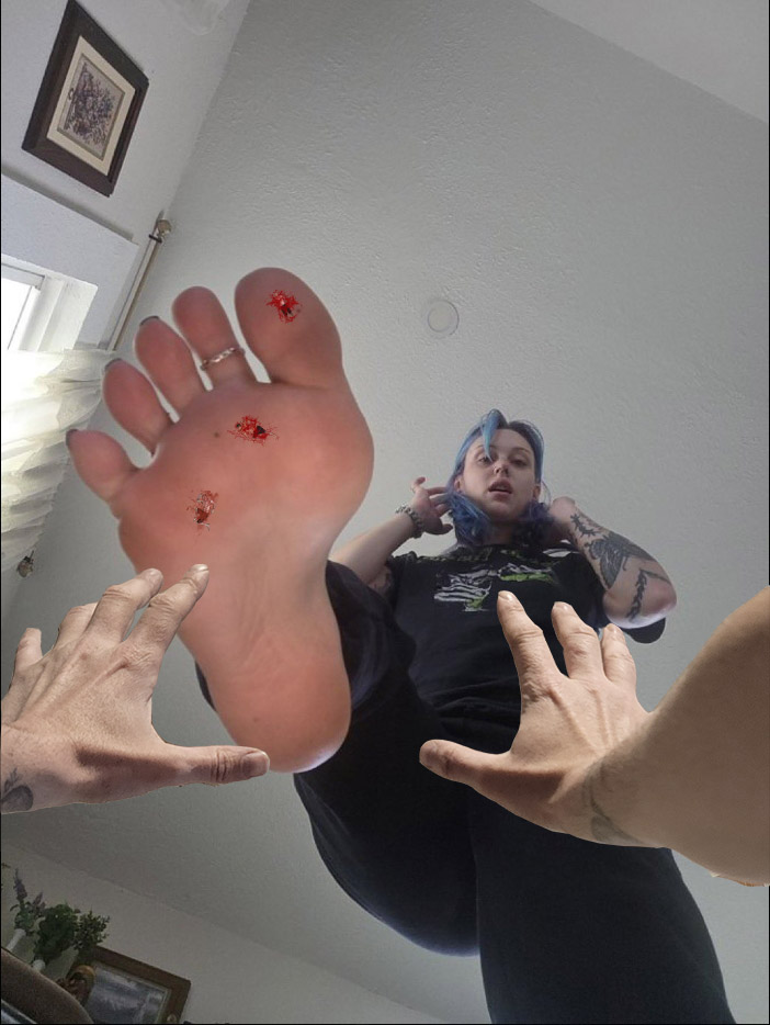 customtiny's tweet photo. @mythicmaggie is a giantess on an extermination mission.. And I'm next!! https://t.co/sNO3u3vEQg