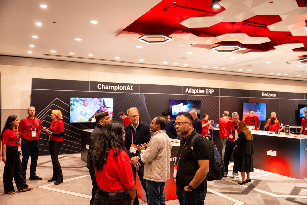 QAD_Community's tweet photo. Champions of Manufacturing 2026 is officially underway in Chicago! 🎉

Day 1 kicked things off with our User Group community: real conversations, real success stories, and the kind of peer-to-peer insight you can't get anywhere else.

#ChampionsofMFG https://t.co/wlv9b5z0HU