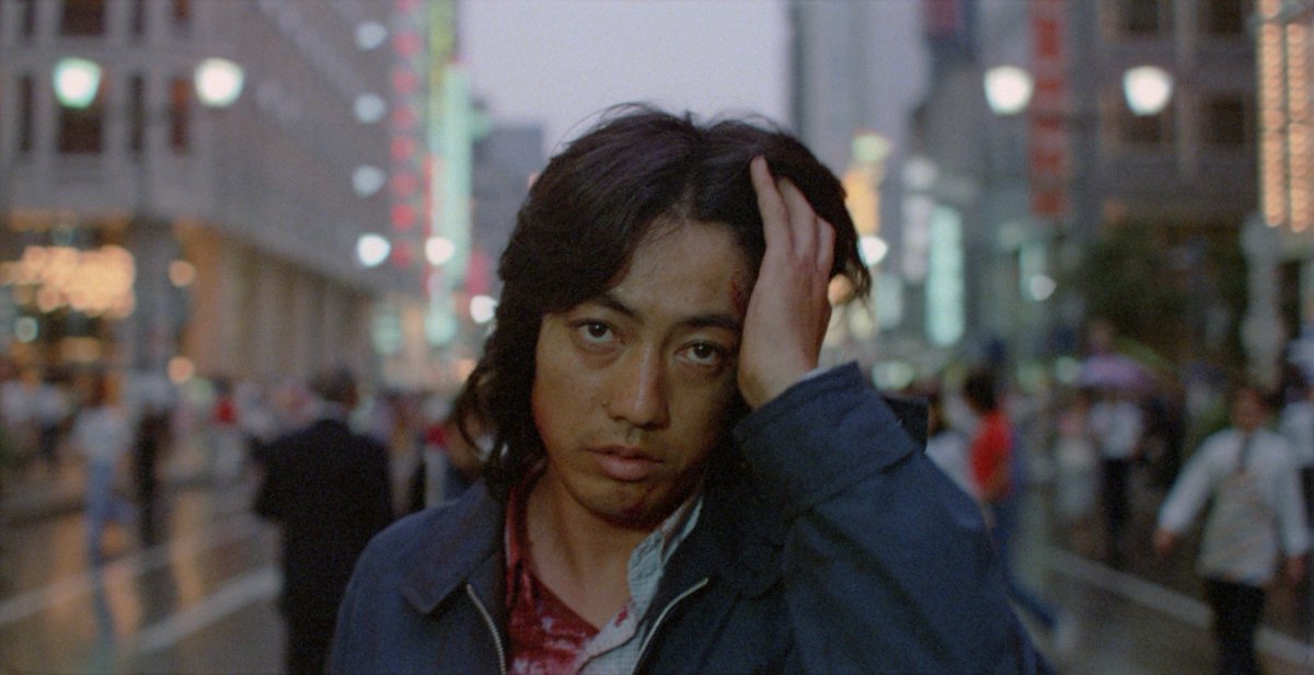 toho_movie's tweet photo. ／
　伝説の映画
　『#太陽を盗んだ男』4Kで蘇る
＼

🎬10月16日(金)公開
＜２週間限定上映＞
映画『太陽を盗んだ男／4Kデジタルリマスター』

無気力な若き教師は
たったひとりで原子爆弾を作り上げ、
国家に闘いを挑む――！！

＜ストーリー＞
退屈で無気力な日々を送る中学校の理科教師・城戸誠（#沢田研二）は、生徒を引率して遠足に出かけた帰りに、武装した老人にバスジャックされてしまう。「天皇陛下に会わせろ」という老人の要求でバスは皇居に向かうが、事件を担当する山下警部（#菅原文太）が城戸とも協力して生徒たちを救出し、犯人は射殺される。
それを機に、城戸の中で何か大きなものが動き始めた。城戸はかねてより計画していた原子力発電所からのプルトニウム強奪を実行に移すと、自宅アパートで原子爆弾の製造に成功する。そして、自らを「９番」と名乗り、原爆を武器に警察へ「テレビのナイターを最後まで放送しろ」と要求し、連絡相手に山下警部を指名。続いて城戸は、ローリング・ストーンズの日本公演を要求するなど犯行を続けるが…。

https://t.co/E9b8oKX1Q0