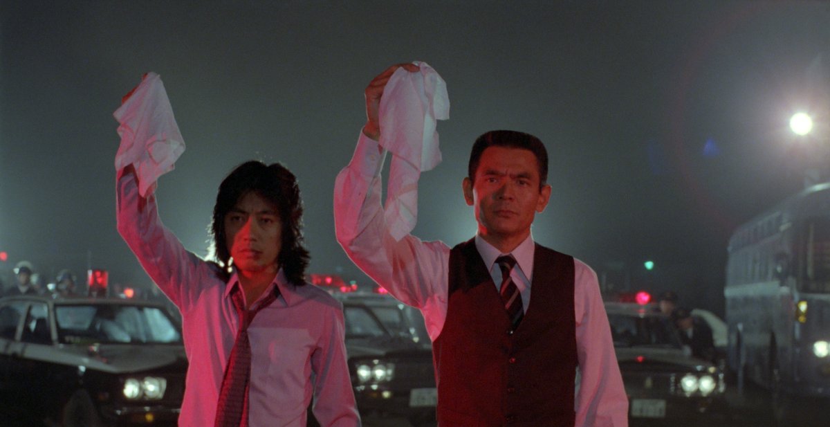 toho_movie's tweet photo. ／
　伝説の映画
　『#太陽を盗んだ男』4Kで蘇る
＼

🎬10月16日(金)公開
＜２週間限定上映＞
映画『太陽を盗んだ男／4Kデジタルリマスター』

無気力な若き教師は
たったひとりで原子爆弾を作り上げ、
国家に闘いを挑む――！！

＜ストーリー＞
退屈で無気力な日々を送る中学校の理科教師・城戸誠（#沢田研二）は、生徒を引率して遠足に出かけた帰りに、武装した老人にバスジャックされてしまう。「天皇陛下に会わせろ」という老人の要求でバスは皇居に向かうが、事件を担当する山下警部（#菅原文太）が城戸とも協力して生徒たちを救出し、犯人は射殺される。
それを機に、城戸の中で何か大きなものが動き始めた。城戸はかねてより計画していた原子力発電所からのプルトニウム強奪を実行に移すと、自宅アパートで原子爆弾の製造に成功する。そして、自らを「９番」と名乗り、原爆を武器に警察へ「テレビのナイターを最後まで放送しろ」と要求し、連絡相手に山下警部を指名。続いて城戸は、ローリング・ストーンズの日本公演を要求するなど犯行を続けるが…。

https://t.co/E9b8oKX1Q0