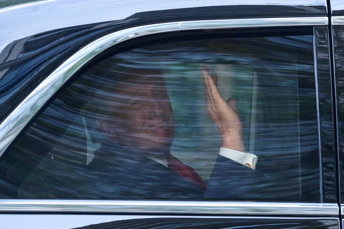 Acyn's tweet photo. President Trump departing Gracie Mansion after meeting Mayor Zohran Mamdani

REUTERS/Bing Guan https://t.co/5sLplqvUdd
