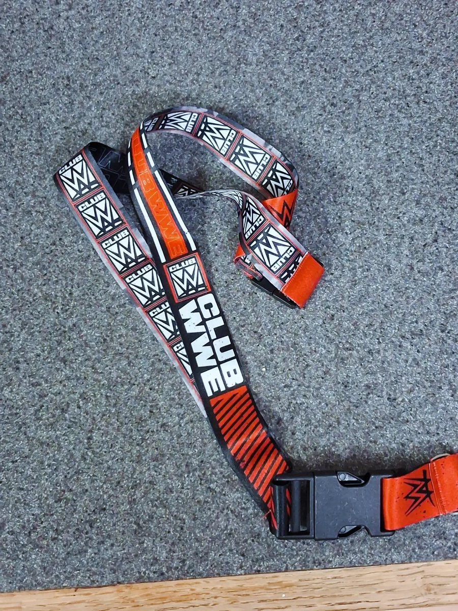 TheBalorClubGuy's tweet photo. Club WWE Founding Members package arrived today.
Club WWE Pin, with a message from John Cena on the back, a piece of a ring canvas and a Club WWE lanyard. #WWERaw #JohnCena #ClubWWE https://t.co/Qgq0Syzpwl