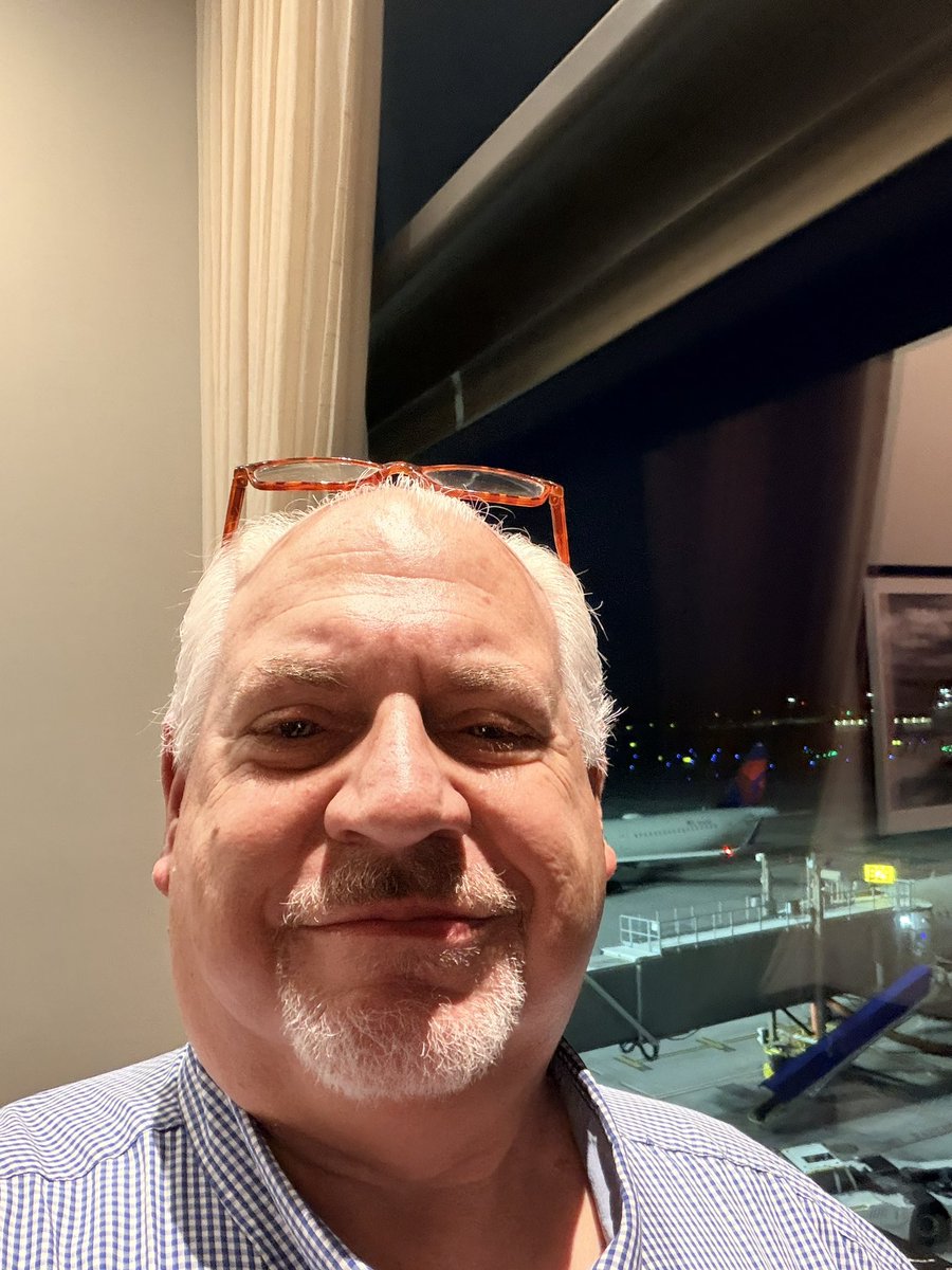 BenWatschwab's tweet photo. Good morning from one of my favorite early morning hangouts… the $AXP Centurion Lounge at SLC. That usually means the start of a great week teaching and presenting! See you in Pasadena and New York, along with some time on @SchwabNetwork from the NYSE!
Symbols not recommendation https://t.co/poxlDq0F9s