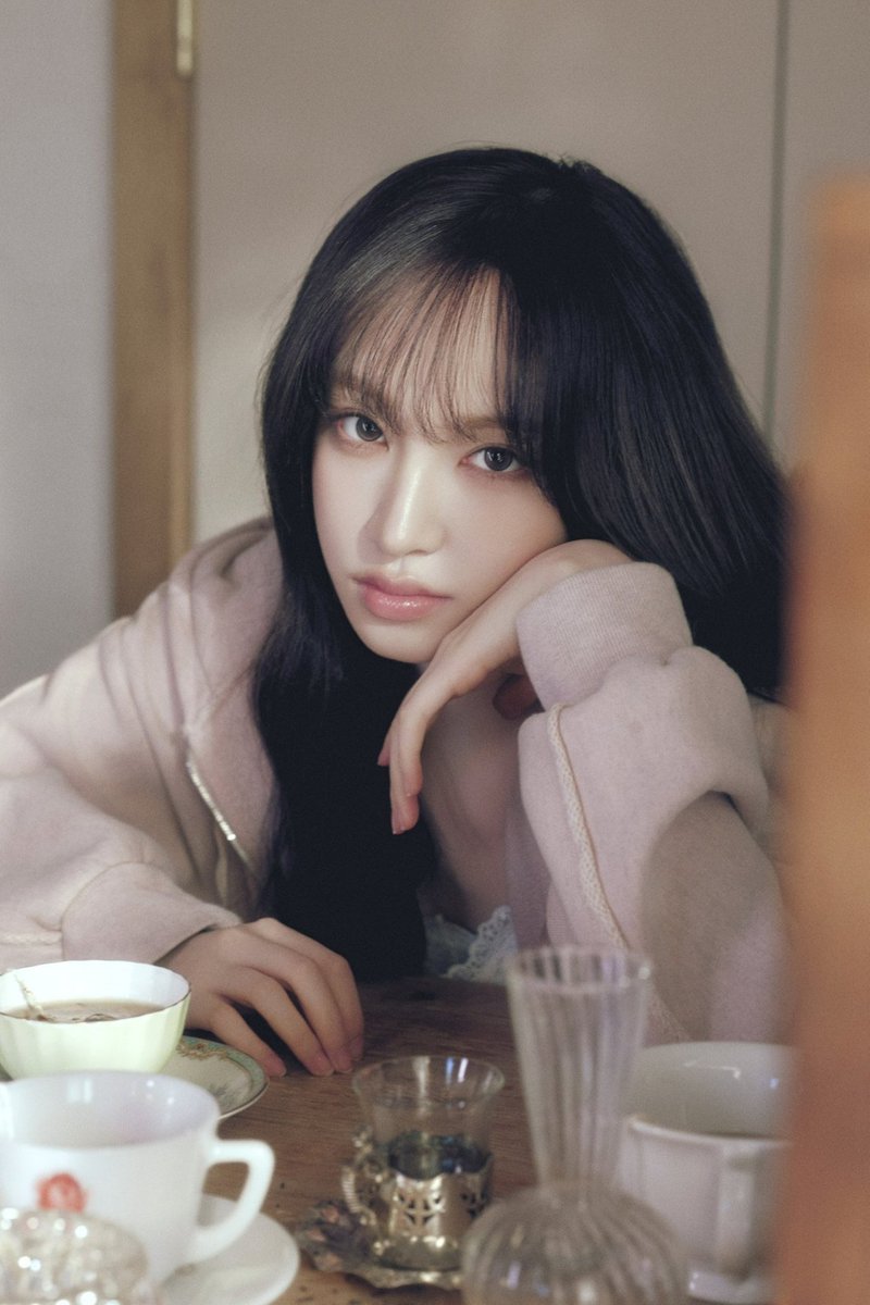 chartsive's tweet photo. [INFO] @IVEstarship #LIZ is set to opening 2026 KGMA with a special solo performance as MC on 8th November.

🔗https://t.co/yfH25RLGLJ

#IVE #아이브 https://t.co/Lxjku0ZqeI