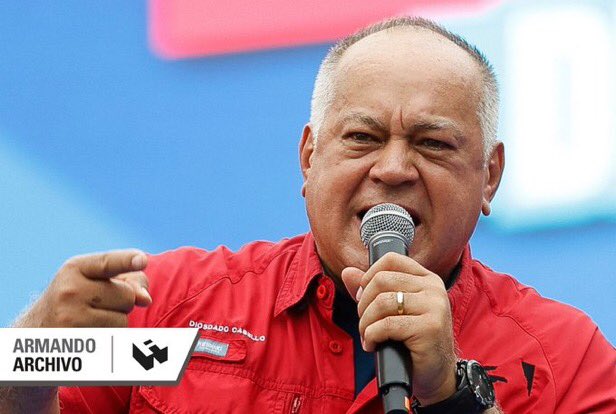 ArmandoInfo's tweet photo. En 2013 Francia incautó 1,3 toneladas de cocaína en un vuelo Caracas-París. Los expedientes judiciales señalan que Maduro habría reclamado a Diosdado Cabello y Hugo “El Pollo” Carvajal por haber utilizado Maiquetía 
📍https://t.co/6zpyEp0tfh https://t.co/tVHKkyQhtW