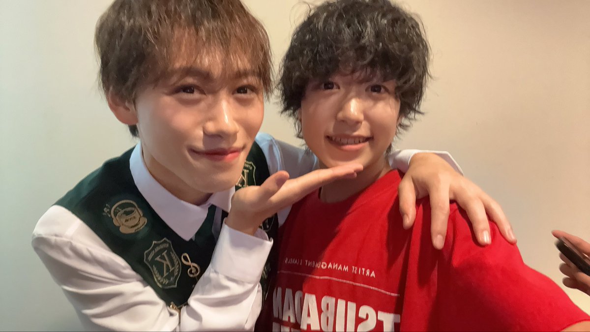 yuin_tsubadan's tweet photo. 真・世が世なら!!!先輩達とお写真撮ってもらいました✨
めっちゃ嬉しかったです！ありがとうございました！カッコイイ先輩達目指して僕も頑張ります！
 #真・世が世なら!!!先輩
 #つば男 #つば男YOUTH https://t.co/RMghF95XDy