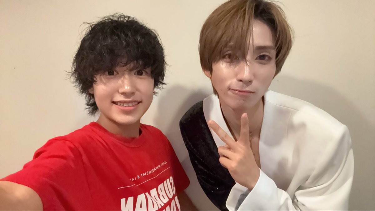yuin_tsubadan's tweet photo. 真・世が世なら!!!先輩達とお写真撮ってもらいました✨
めっちゃ嬉しかったです！ありがとうございました！カッコイイ先輩達目指して僕も頑張ります！
 #真・世が世なら!!!先輩
 #つば男 #つば男YOUTH https://t.co/RMghF95XDy