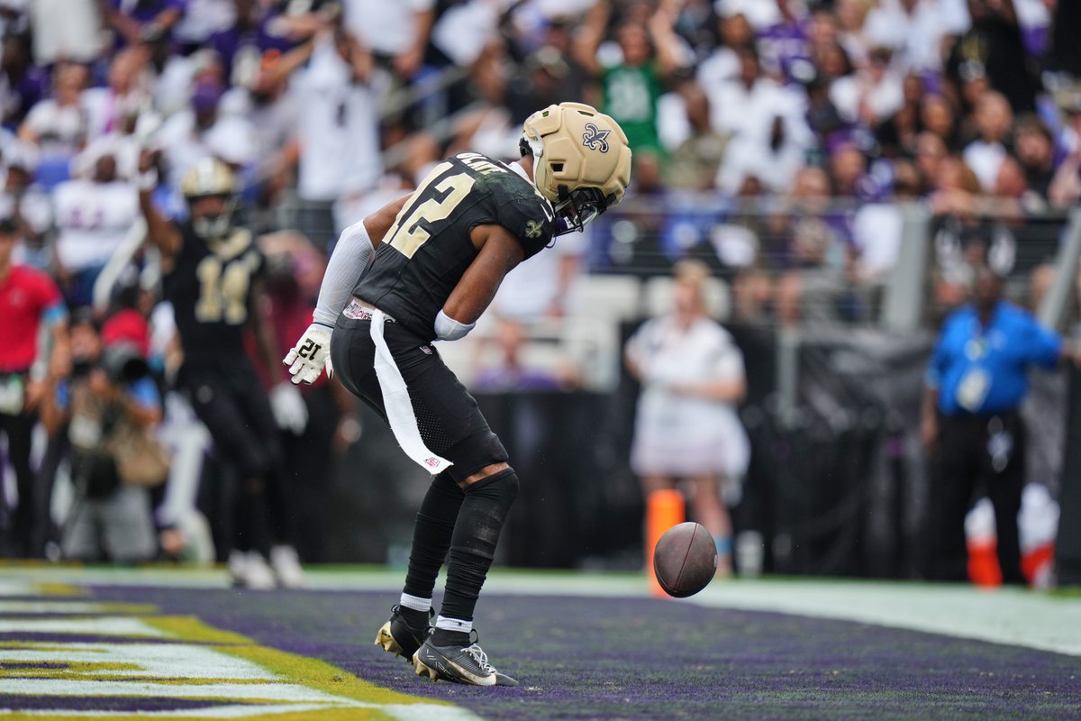 NFLFantasy's tweet photo. Chris Olave's fantasy game log since Week 15 of 2025:

22.6 pts
28.2 pts
25.9 pts
36.8 pts
20.5 pts

His 26.8 fantasy PPG over that span is the most among WRs https://t.co/niVitlK08d