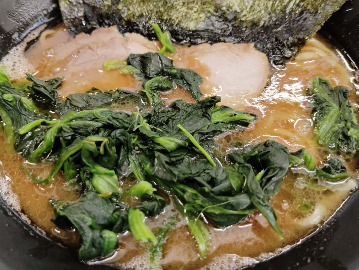 sakirim0's tweet photo. 麺家 紫�� さん(@ menyashikyoku)＠さいたま新都心
のりほうれん草ラーメン を頂いた記録です。
会社都合で一時閉店された紫極さん。豚骨の濃度とカエシのバランス。スモーキーな叉焼。埼玉No1家系は伊達じゃない。復活心よりお待ちしてます
#ラーメン
#さいたま新都心
#ラーメン好きな人と繋がりたい https://t.co/MJfLhHgQmU