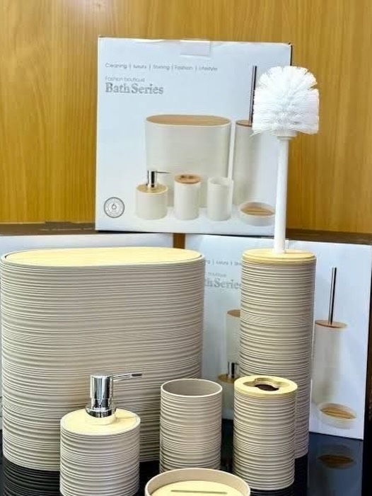 PEDROPgborges's tweet photo. Bathroom set available in different colors. Price: ₦30, 000

To order, send a DM or WhatsApp 07025822821. Nationwide delivery. Location: Lagos. https://t.co/fIfCaq2oRd
