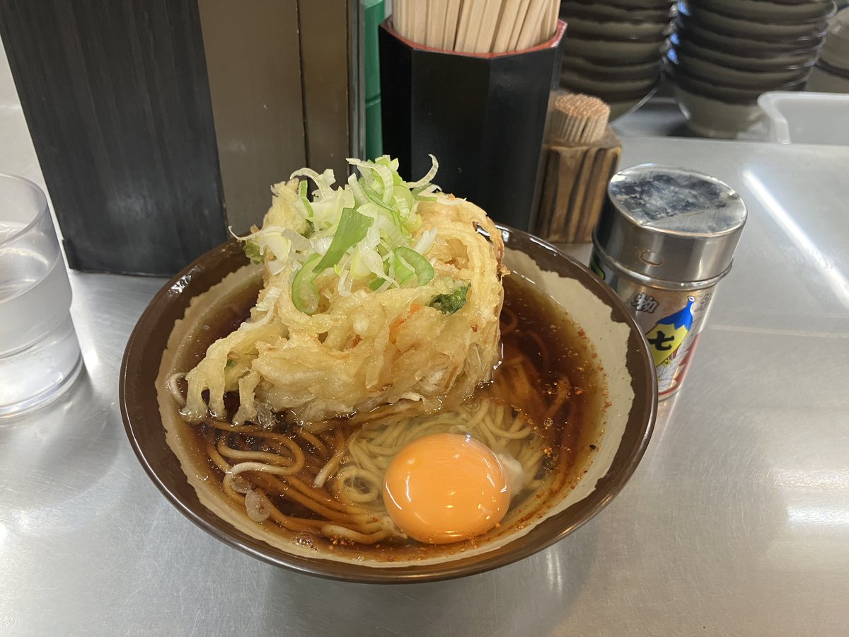 y_ring_h's tweet photo. かき揚げデカすぎワロタ。 https://t.co/iuMseklViD