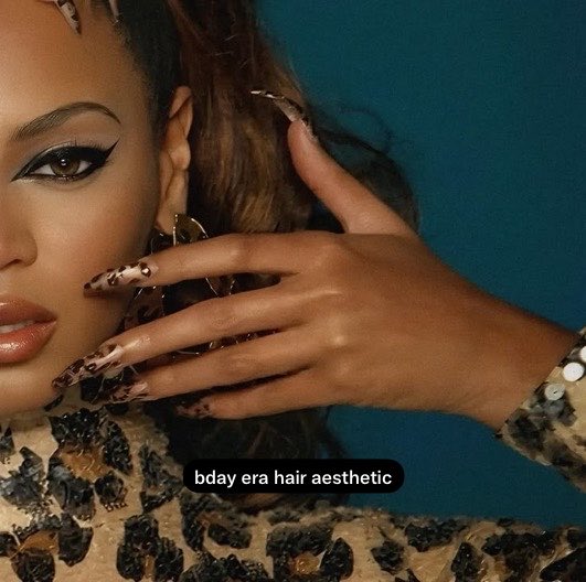 stillwater4u's tweet photo. I feel like Beyoncé is referencing the BDAY era with her look tonight- so unbelievable that she looks even better than she did 20 years ago!! https://t.co/Mi7iQMYysA