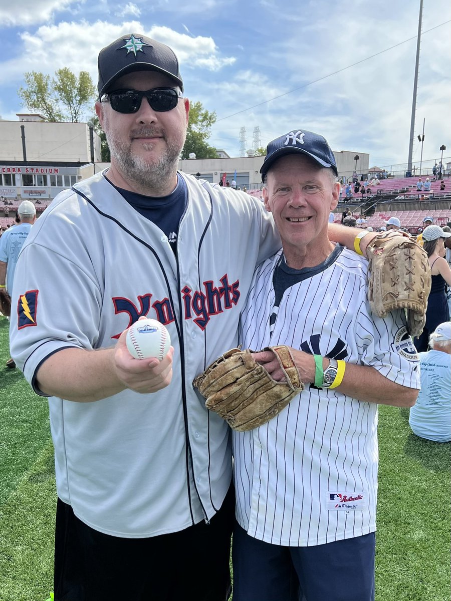 jscukanec's tweet photo. 1 year ago today, my dad & I joined 2,358 other people at @YogiBerraMuseum in New Jersey to break a World Record for the largest game of catch ever.
A year later, since my dad & I and the record are all still standing…we played catch again.
#catcheveryday Day 1,665
@lindsayberra https://t.co/f23CsjGsuf