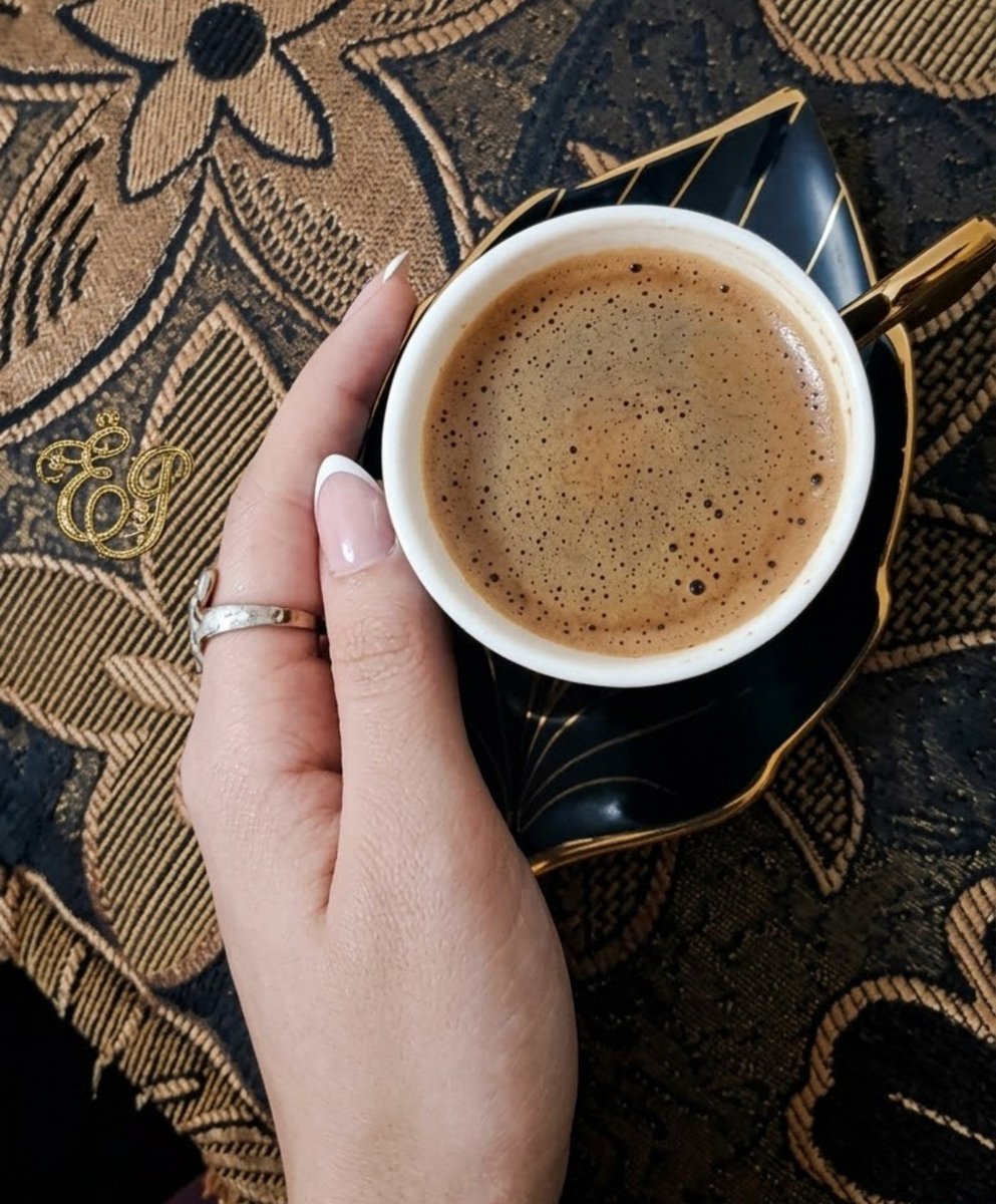 AprilRose_48's tweet photo. ليه تصدّين عنّي؟ إن زعلتك، أعتذر، وإن بدر مني ما ضاق به صدرك، أصلحه.
قولي وش اللي يرضيك ويوصّلك، ترى ما هان عليّ زعلك ولا أبي بيني وبينك جفا.🌷 https://t.co/3W8UOuVXK2