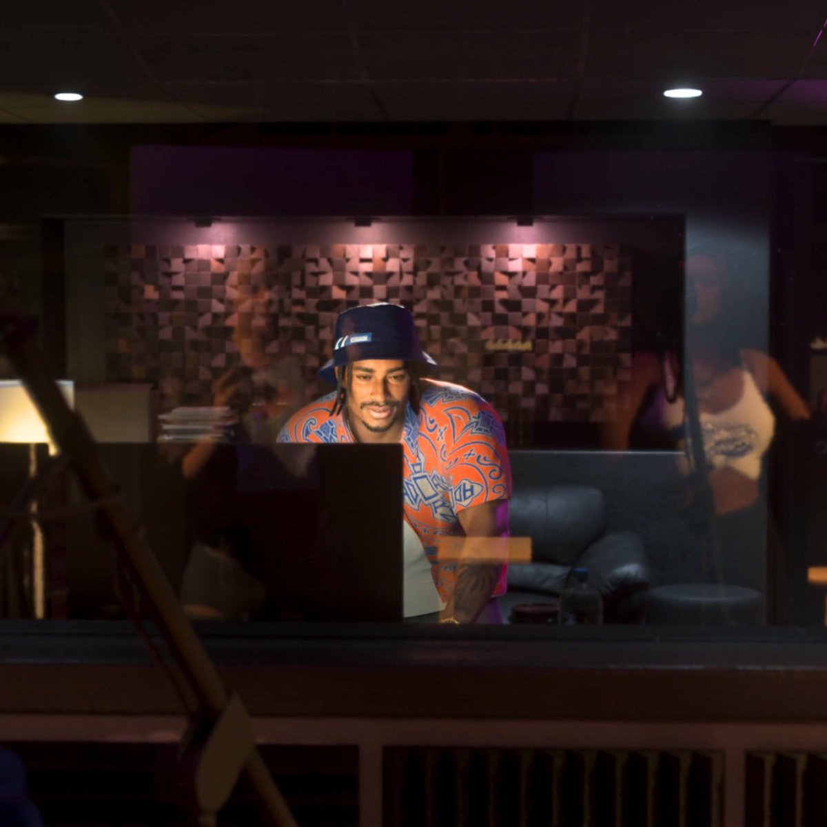 GTAlphaintel's tweet photo. Supporting cast spans Vice City's crime and music scenes

Dre'Quan Priest and Boobie Ike run Only Raw Records, while rap duo Real Dimez features Roxy and Bae-Luxe https://t.co/mOsNtTxcoF
