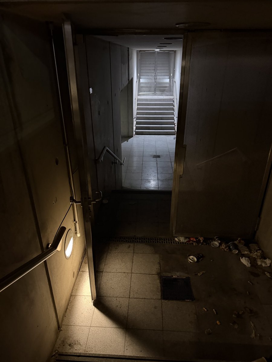 wasserpest's tweet photo. walking around the airport at 1am trying to find a nice quiet spot for myself to nap at but it’s all just silent hill rooms https://t.co/6I4hCxNuOQ