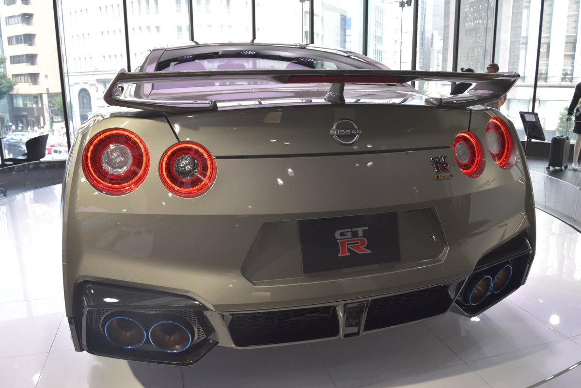 KHC0627's tweet photo. やっぱR35って美しいと言うか完成系だよね
#GTR #R35 #NISSAN https://t.co/A0Hj1AvEYz