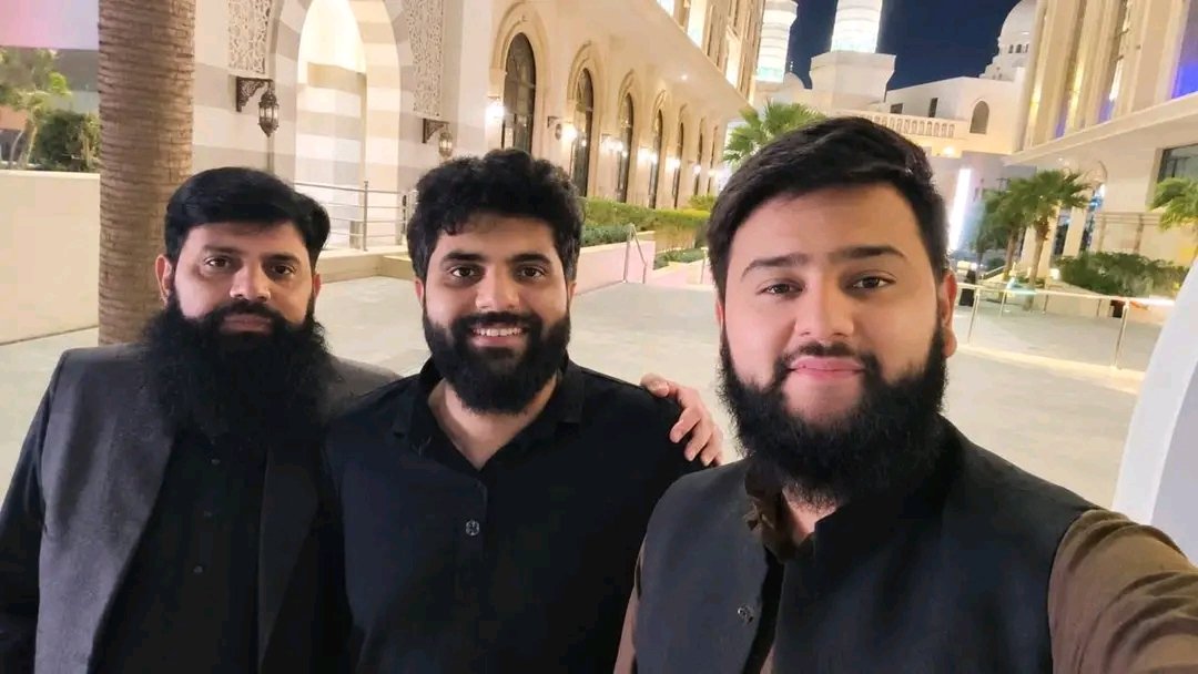 hishamelahi's tweet photo. مکہ مکرمہ میں خاندان کے بہت سے افراد سے ملاقات

  برادر عبید شفیق برادر معتصم الہی ظہیر برادر ابوبکر قدوسی بیٹے ڈاکٹر سبیل اکرام  بیٹے حافظ نافع رضوان  سے مکہ میں ملاقات https://t.co/GkBiNtjQq8