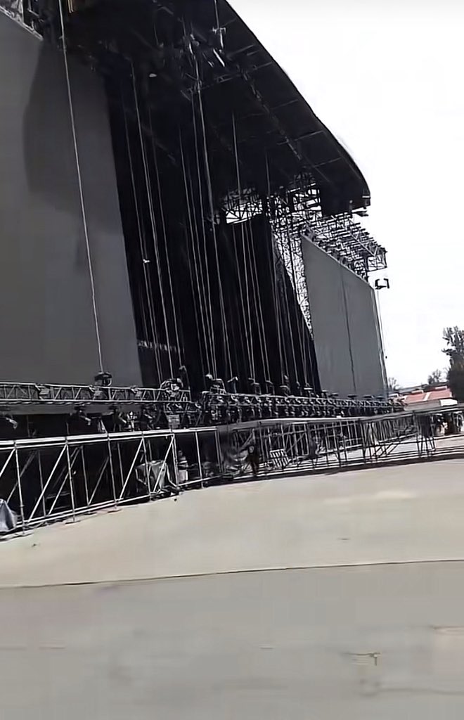 checocrispis's tweet photo. YA ESTÁN ARMANDO EL ESCENARIO PARA EL STRAY CITY EN MÉXICO AHHHHHHH https://t.co/LSHeB9NSeq