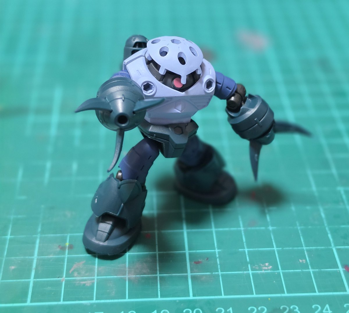 HeppokonoSub's tweet photo. ガンプラガチャのハズレで交換したモビルスーツアンサンブル

初めて作ったけどイケメンじゃないか🤤

ジョイントは難アリ https://t.co/fz9OswzeUZ