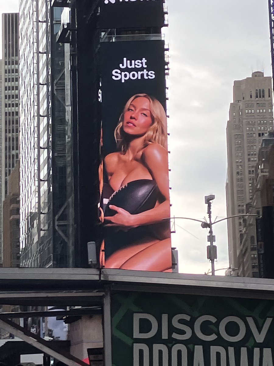 Indmtbl_sprt's tweet photo. Had to go to Times Square to see this.  Are you guys really mad about this?  #sydneysweeney #NYC https://t.co/gccSlth2Gm