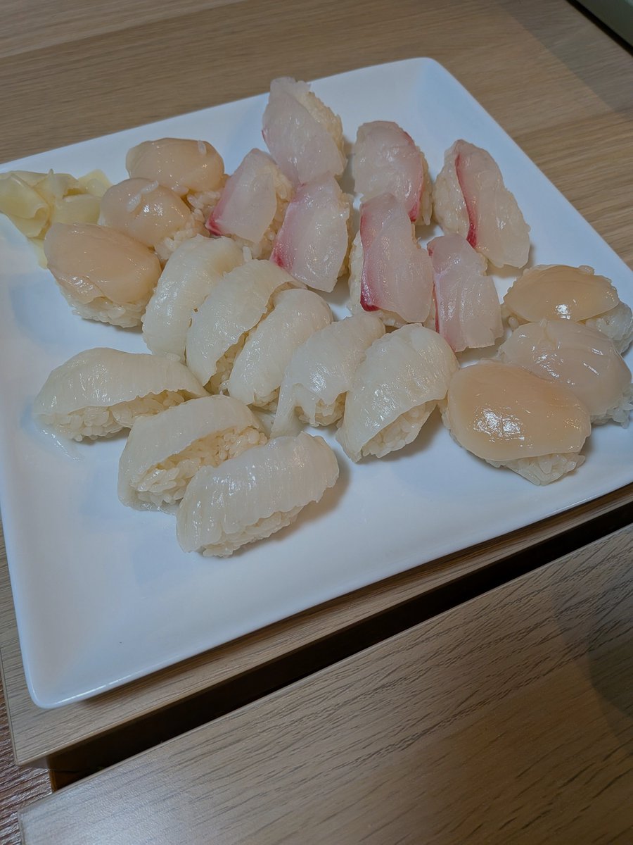 sounddesign2014's tweet photo. 日曜に魚を買って捌いて刺身とお寿司にしました。
もちろんシャリも自家製。
子供達のおかげで料理の腕も上がりまくり。
やっぱり料理関係はスレッドよりXの方がいいような気がするから、今後はこちらで。

#料理
#料理好きな人と繋がりたい
#父親料理 https://t.co/fVgBoFH6k5
