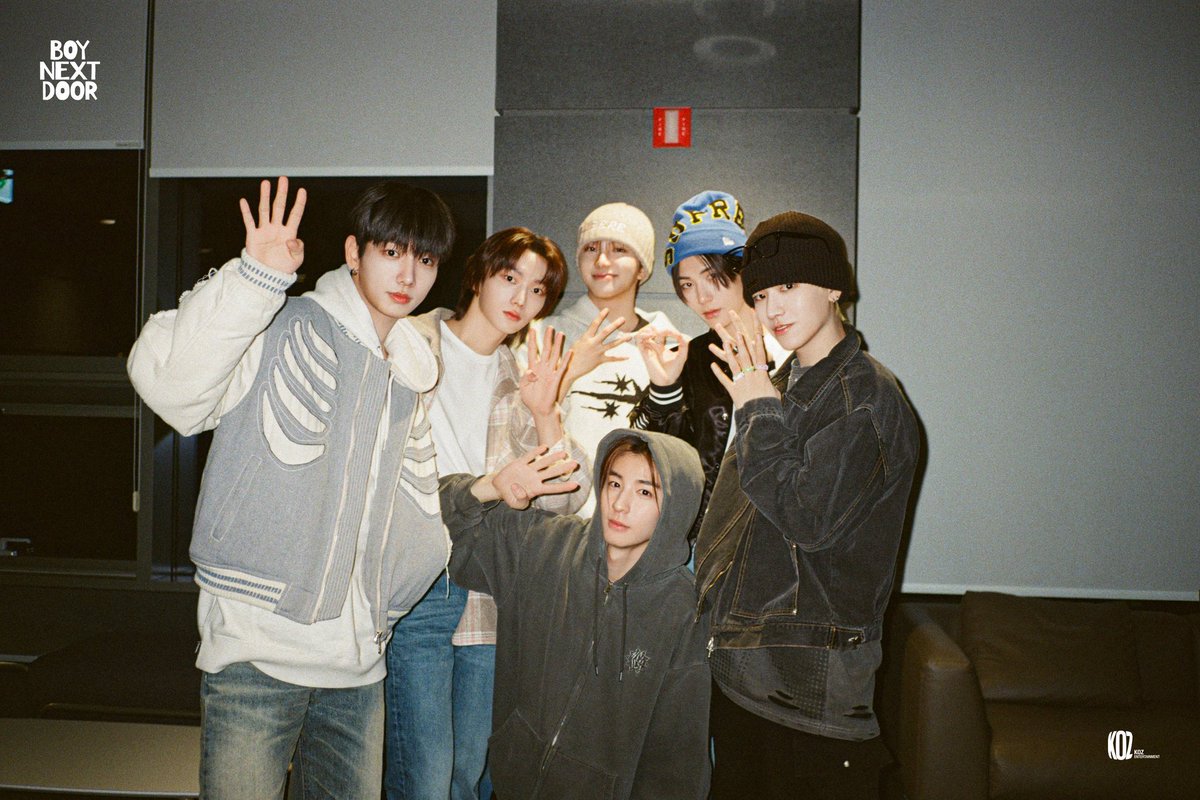 justrw03's tweet photo. 사랑은
영원해서 아름다운 것이 아니라,
함께하는 매 순간이
영원을 믿게 만들기에 아름답다. https://t.co/JMWLGczn0V