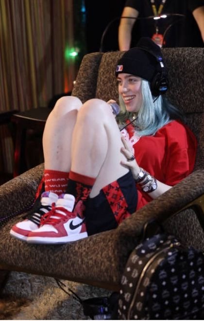 imhardAF_17's tweet photo. Imagine sucking on Billie's sweaty pussy after watching those legs bounce in concert... 🍑💦🪷
.
.
.
#BillieEilish #newpost #fyp #whitegirl #mommybillie #tittygirl #views #lookthis #viralpost #edits #nsfwtw #followme #blondegirl #massive #bigass #deepfake #BillieGooners https://t.co/BaUMWrICjB
