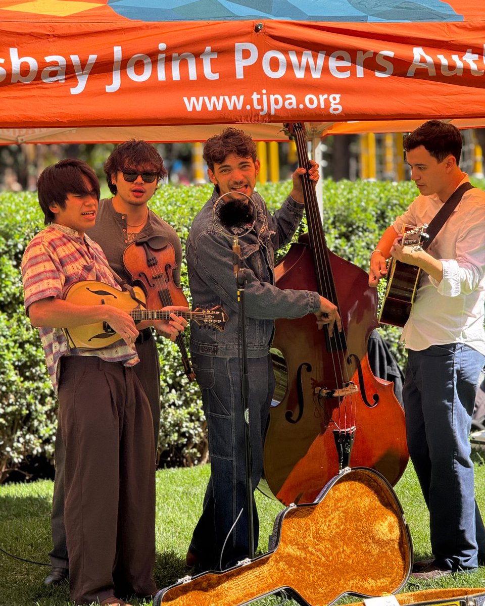 TransitCenterSF's tweet photo. Fall fun is coming to Salesforce Park! 🍂🎃

Join us for Harvest Fest on Saturday, October 3, from 2–5 p.m. 

This event is free and open to everyone, so bring your friends and celebrate the season with us in the park.

#SalesforcePark #SanFranciscoEvents #FreeSF #LiveMusicSF https://t.co/pQfOG31xvw