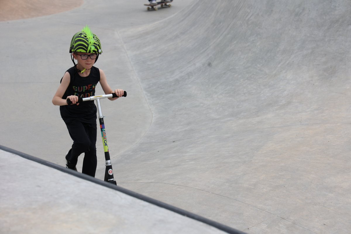 garlandtxgov's tweet photo. Did you know Garland is home to the second-largest skatepark in Texas? Jon Comer Skatepark (1010 W. Miller Road) offers 48,500 square feet of skating area and is open daily from 6 a.m. to 10 p.m.  🛹 For more information about the park, visit https://t.co/7TUfkR5X4w https://t.co/8kcHeKBJEq