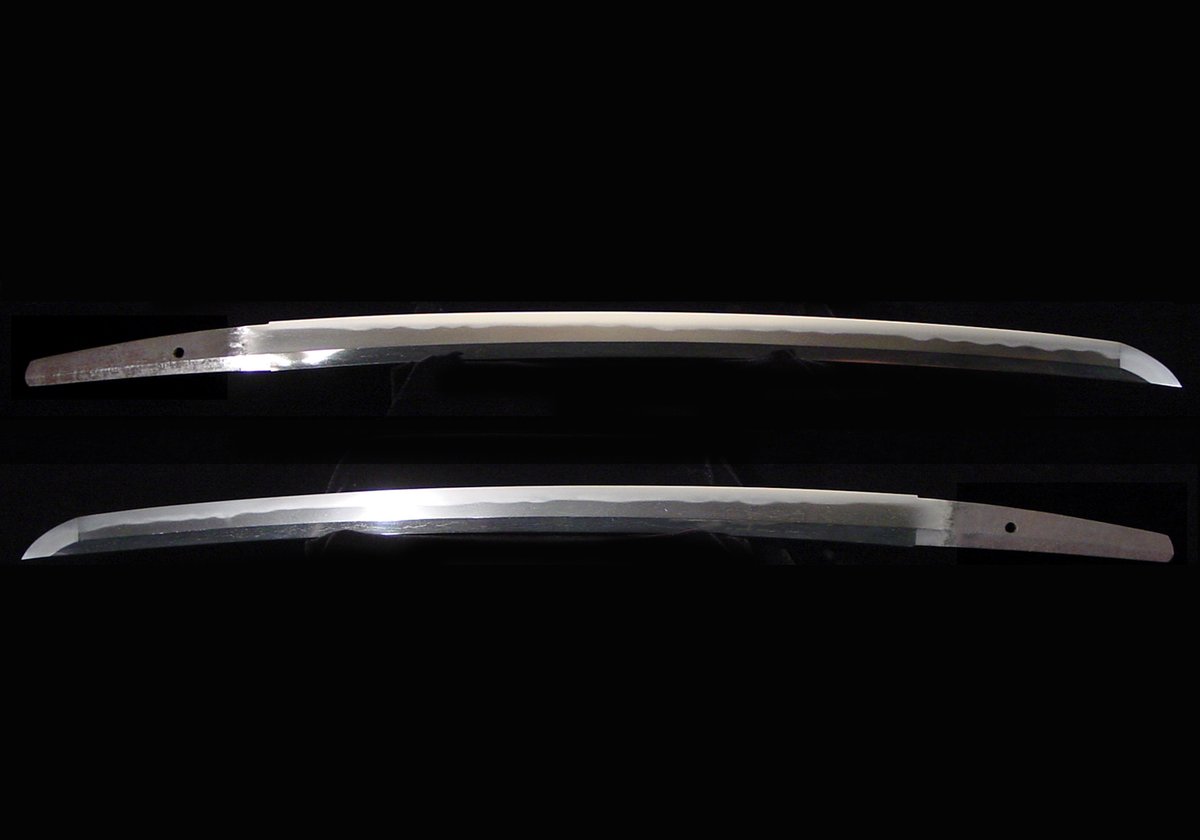 NihontoWatch's tweet photo. A work by his hand has come to market.

Wakizashi · signed · 52.5 cm
Juyo · Joo (1652-1655), Echizen

Offered by Nihonto.

128 works in the record. 3 on the market. This is one. Find it on NihontoWatch. https://t.co/Ois09in48y