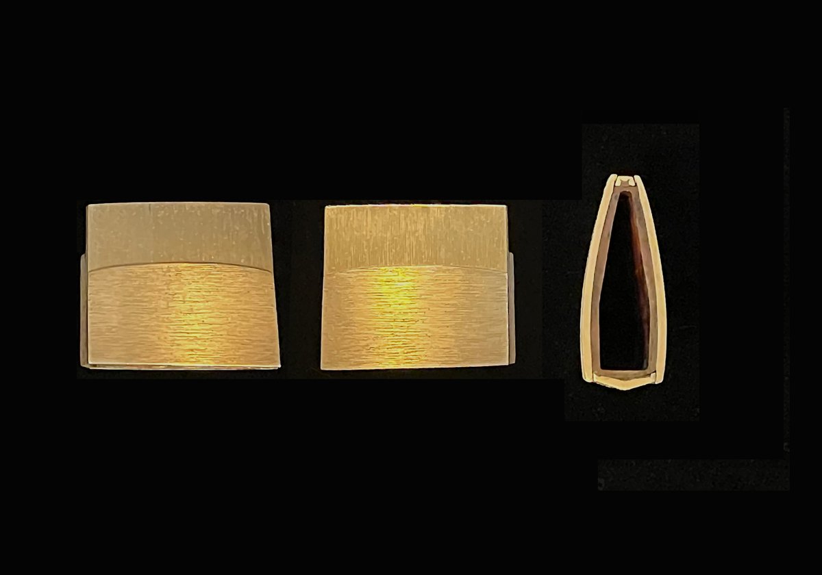 NihontoWatch's tweet photo. A work by his hand has come to market.

Wakizashi · signed · 52.5 cm
Juyo · Joo (1652-1655), Echizen

Offered by Nihonto.

128 works in the record. 3 on the market. This is one. Find it on NihontoWatch. https://t.co/Ois09in48y