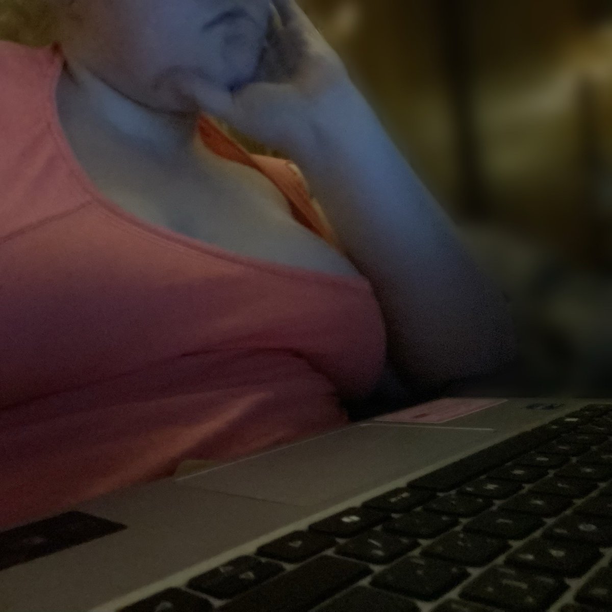 sleeping_4ngel's tweet photo. I have a headache but have to catch up on uni work 💔 Be a good boy and send a tribute to help me stay motivated https://t.co/vIDkjkOBkU