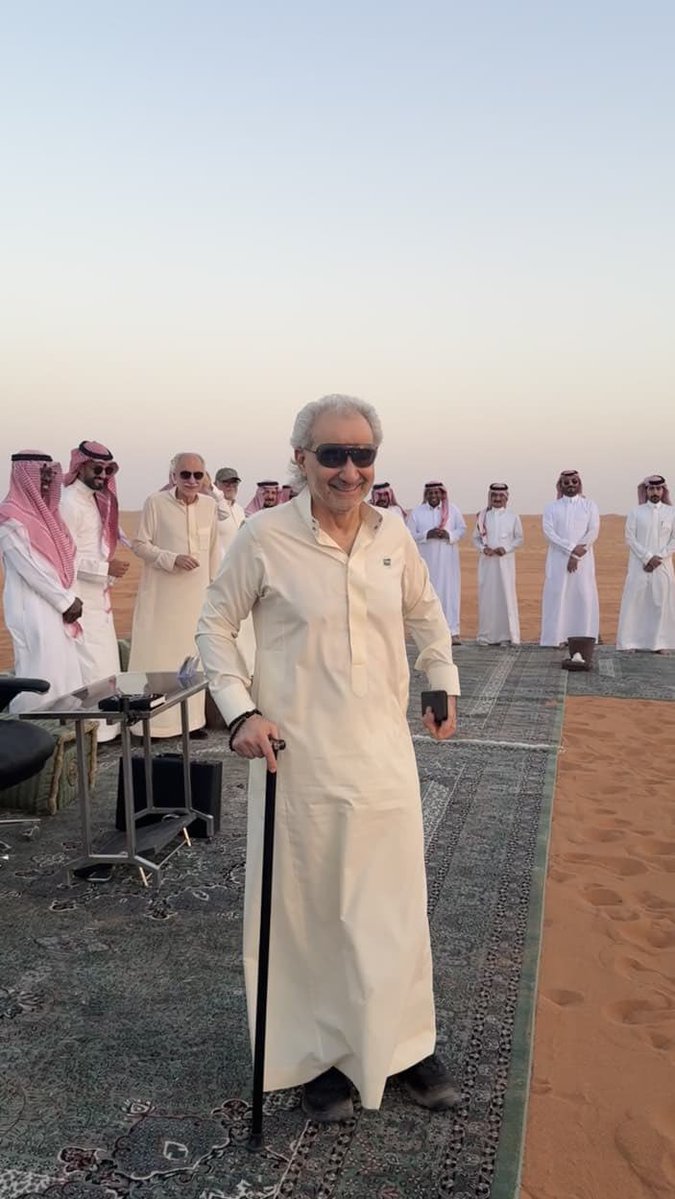 DatMktb58126's tweet photo. جوالك في الخاص Welcome everyone to the Alwaleed Humanitarian Foundation

طيب اخوي عليك التواصل معا المكتب التنفيذي عبر منصة السجنال عبر الرابط التالي :https://t.co/jODfuVlva5 https://t.co/Y50XIveb2h