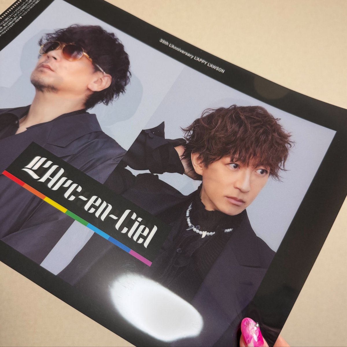 03czl's tweet photo. ローソンのラルクくじ結果！フルだと思ったら缶バッジ既に1個出てたみたいでてっちゃんじゃなかった😶
缶バッジのユッキーをメンバー問わずタオル>てっちゃん缶バッジに交換してくださる方いたら教えてください〜🙇🏻‍♀️ https://t.co/3KRVBsTbRj