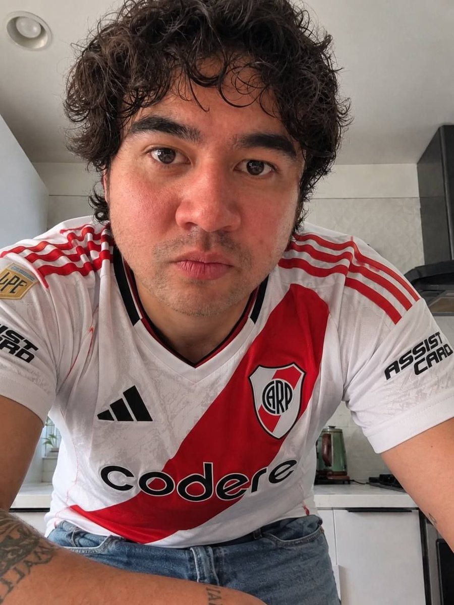 justinpzk's tweet photo. Calum Bostero y Calum Millo

Después de que Calum agarro la de boca, ésta fue la que más me pidieron sjjajaa https://t.co/TF5qeDy4m9