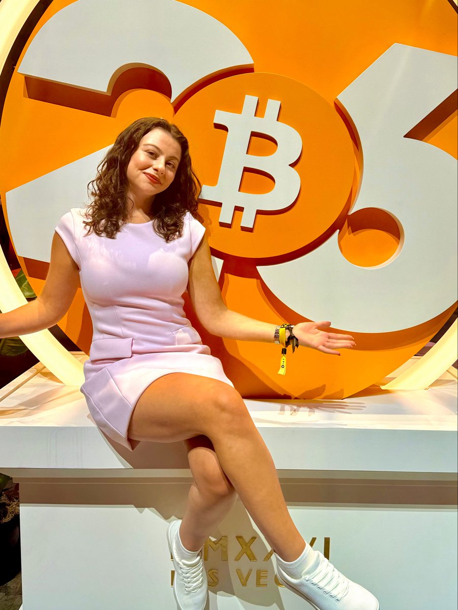 missteencrypto's tweet photo. I know Bitcoin will cover every headline and be in everyone’s portfolio. To the moon 🚀 https://t.co/YmlDOdHpuv