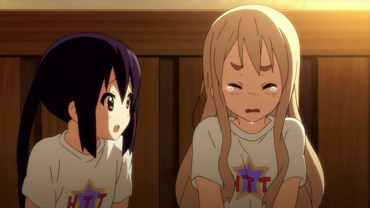 Azusa202608's tweet photo. 昨日もそうだけど何でシルバーウィークなのに学校あるんだよ！！😡😡
休みたい😭😭 https://t.co/tULbYe47Ll