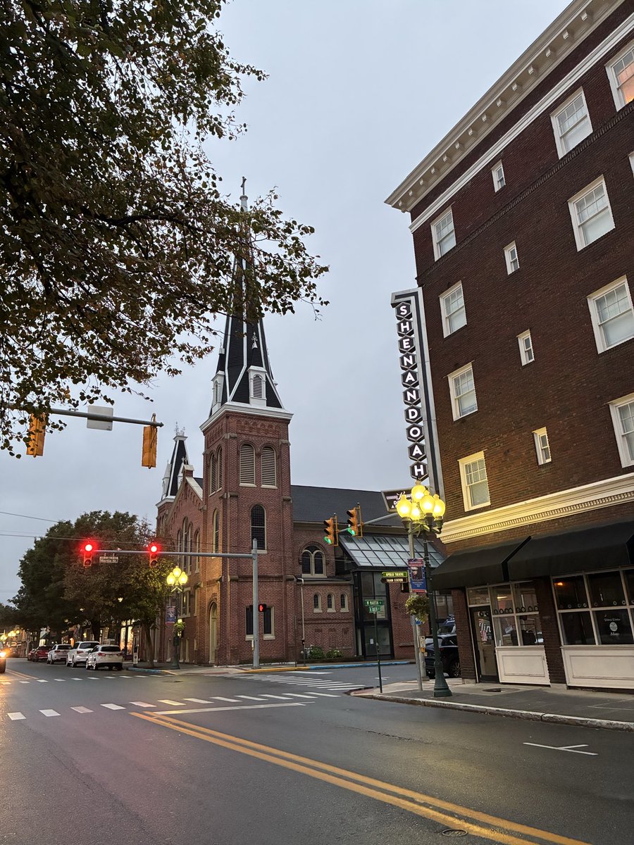 jack_jackharvey's tweet photo. 🎶🎸🎵🎤🎵

Street performing at my favorite Martinsburg Wv spot!!
Grateful for another day!!
Have a wonderful evening!! https://t.co/4fY0hwoANR