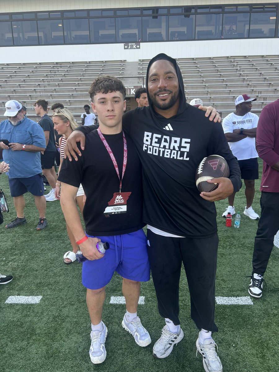 brock_bank04's tweet photo. Had a great game day visit at @MoStateFootball ! Thank you @JaySaff85 for the invite! 
@JJPaul53 @CoachPum @CoachM_Dunn @CoachCala @CoachJayWalker @PrepRedzoneMO @JPRockMO @CoachCaseyWoods https://t.co/7ky0Ru1QzH