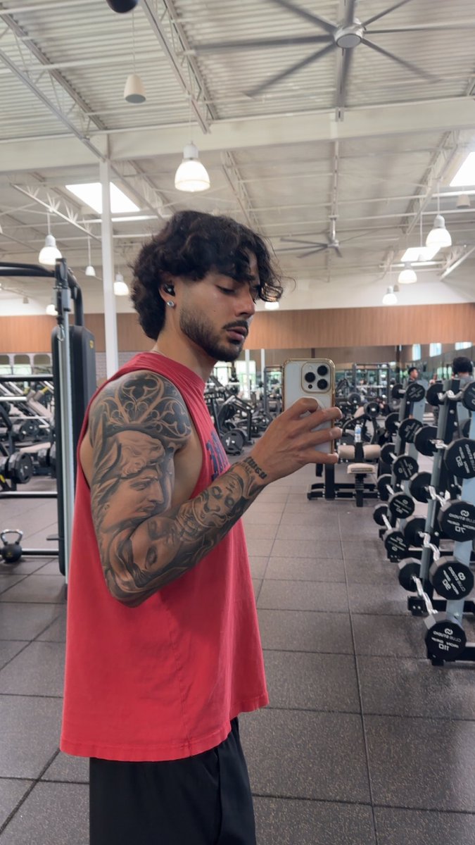 jorgebrando__'s tweet photo. New week. Let’s get to it 🤝🏽 https://t.co/Fi7BjsqeF4