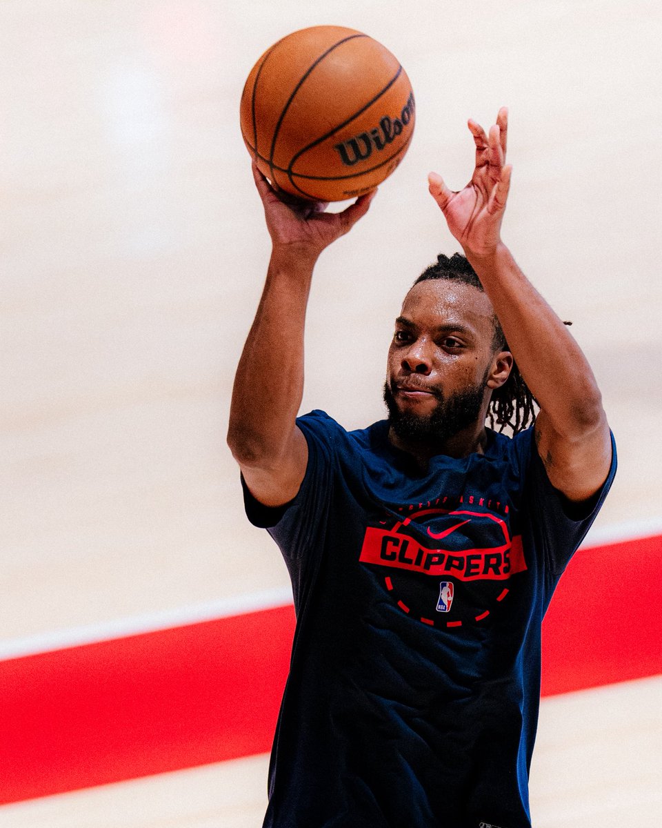 LAClippers's tweet photo. One month away from Clippers basketball ⏳

📍 Kaiser Permanente Training Center https://t.co/yMF15Vn397