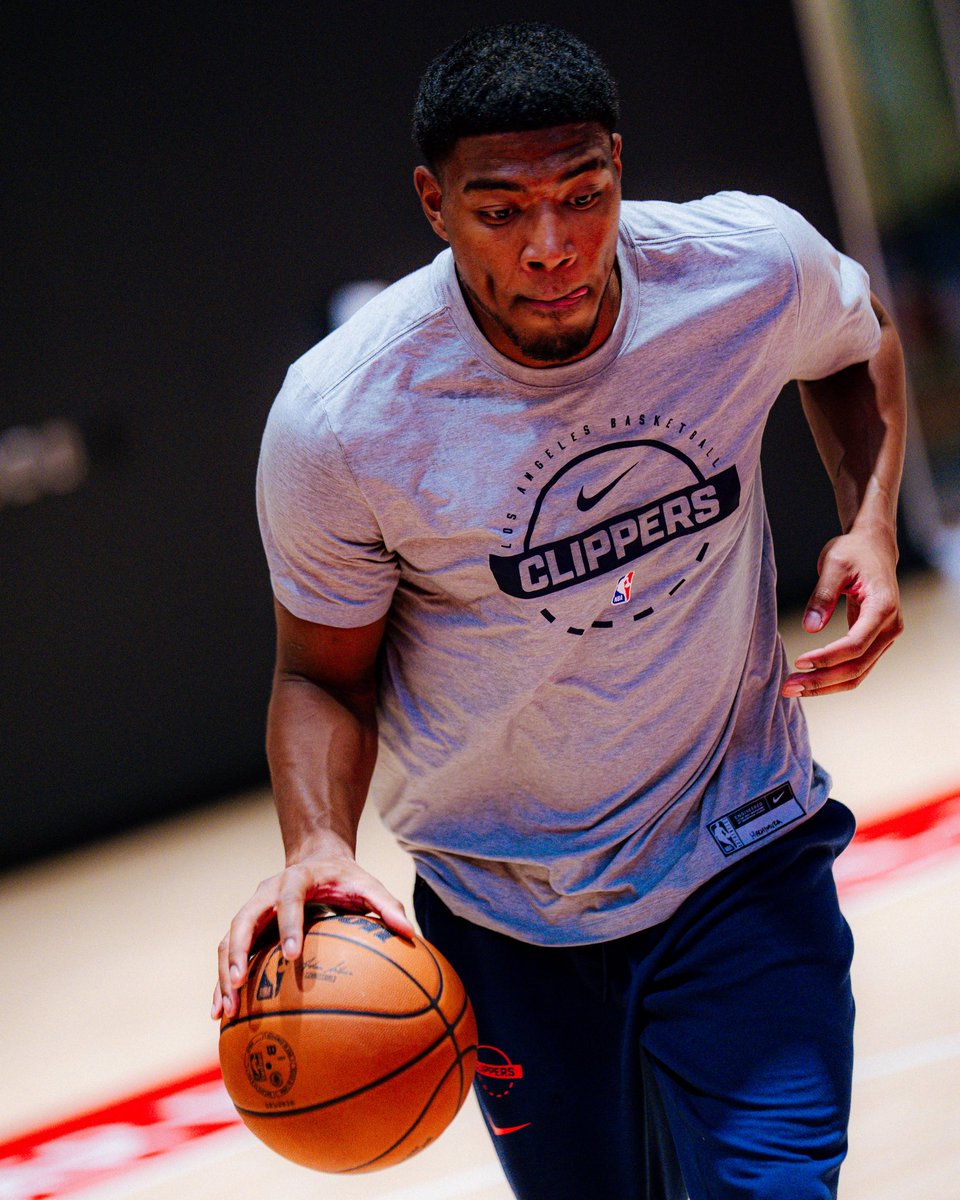 LAClippers's tweet photo. One month away from Clippers basketball ⏳

📍 Kaiser Permanente Training Center https://t.co/yMF15Vn397