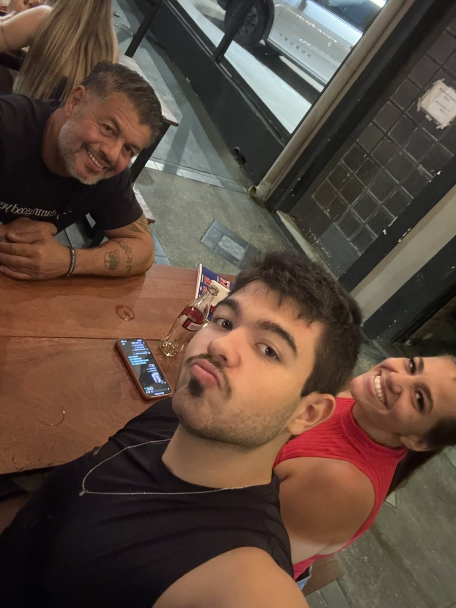 ViLattari's tweet photo. @samiabomfim Mamis e papis votaram e você em 2018 e em 2022 eu segui o exemplo deles. Divos votam 5000 https://t.co/0hzqaey9e6