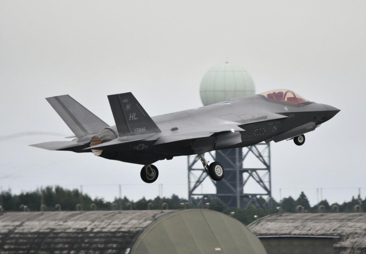 yusuke_axela's tweet photo. 米空軍のフライト。Fー16のバーナー綺麗でした😊
#三沢基地
#三沢基地航空祭 https://t.co/VrYakRy22o