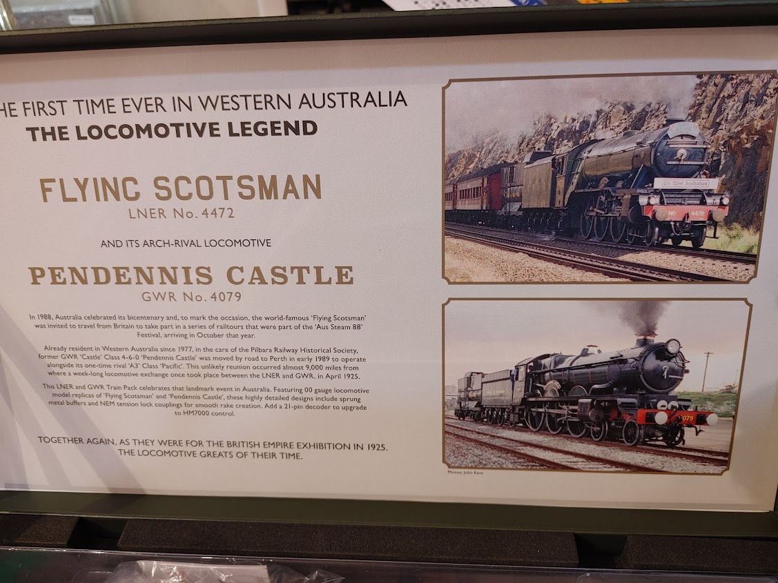 lampgoya's tweet photo. 「Australian Tour 1989 Flying Scotsman LNER No.4472 Penndennis Castle GWR No.4079」8.9.22
オーストラリアにこの二両が走ったときのセットになります。Flying ScotsmanとPenndennis Castleの二両セットになっております。箱が立派で模型としては最近の模型の仕様になっております。 https://t.co/Qovf88zfNz
