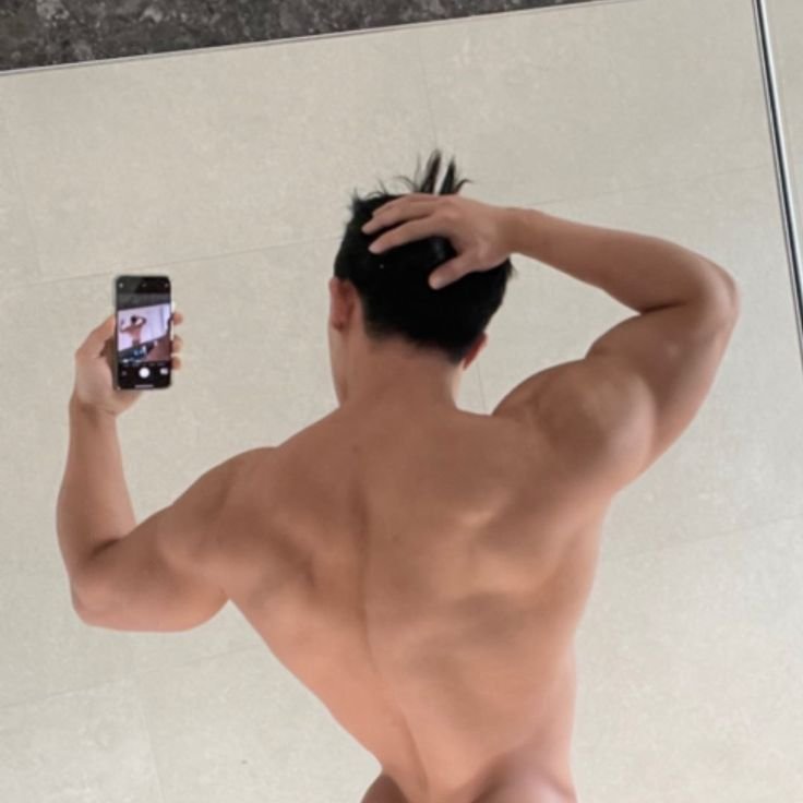 lovelyohhoho's tweet photo. Wonho the man you are https://t.co/QxC46oGOAs