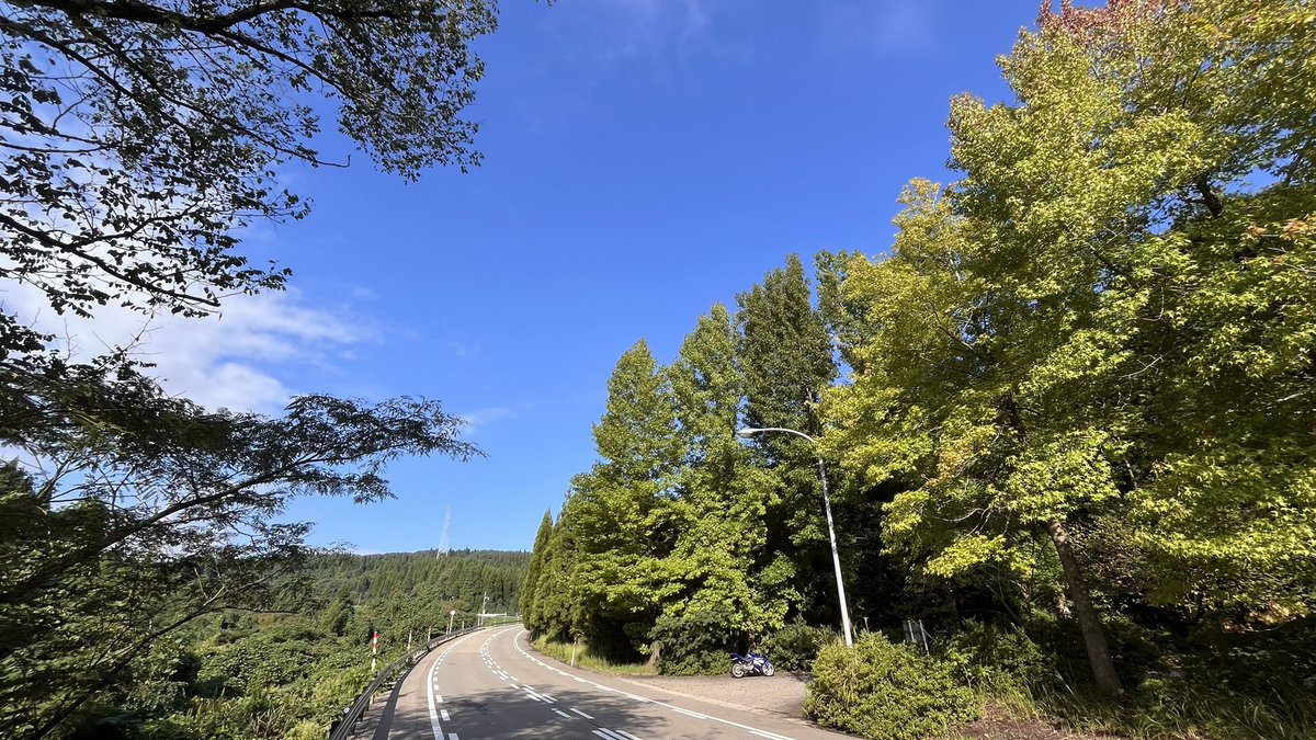 orientar125's tweet photo. 秋の空が広がる内山記念公園から8:17 頃を、お知らせします。 https://t.co/58BBJMrCH7
