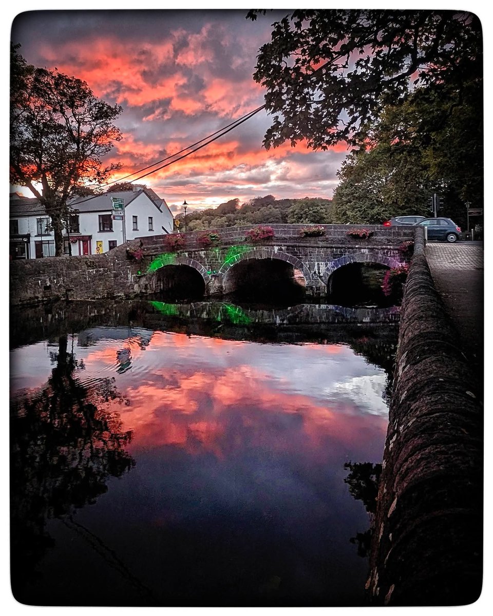 ThisIsIreland3's tweet photo. Beautiful Westport this evening  🌄⛰️

📍County Mayo - Ireland 🇮🇪

📸 Peter HS Walsh

#Mayo #Westport #Ireland #Sunset https://t.co/h6s3xGofca
