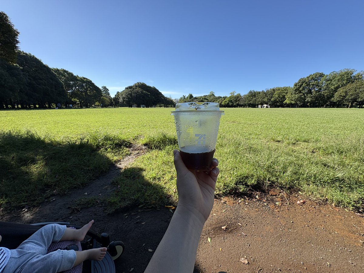 mimichan118's tweet photo. こどもとふたりで近所の公園へ。ちょっと蒸し暑いけど気持ちいい〜 https://t.co/WSyW1WRSHC